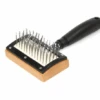 DINGO- Brosse Dans Un Support En Plastique -Royal Croquettes Promos Magasin fre pl DINGO Brosse dans un support en plastique 26097 1
